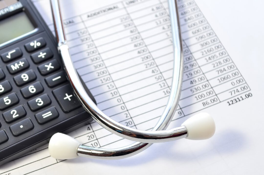 Regime tributário para médicos: ele acompanha o crescimento da sua clínica?