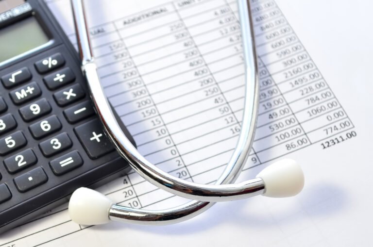 Regime tributário para médicos: ele acompanha o crescimento da sua clínica?