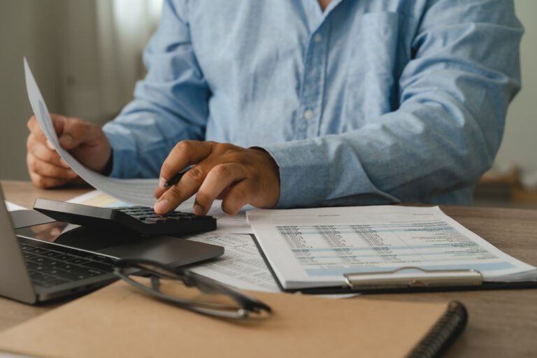 Revisão tributária: como saber se sua empresa está pagando impostos além do devido?